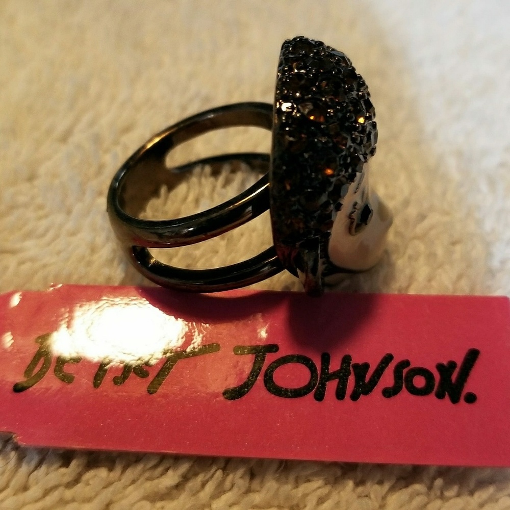 ring - Picture 2 of 3